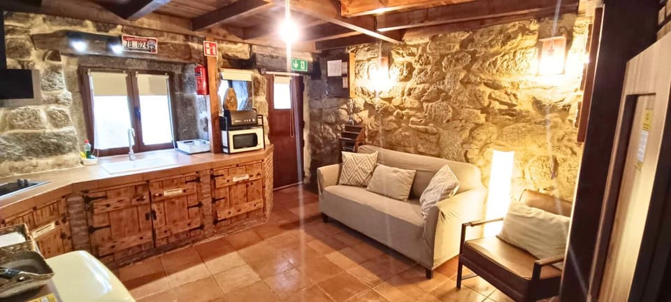 Communal lounge/ TV room, Living room, air conditioner