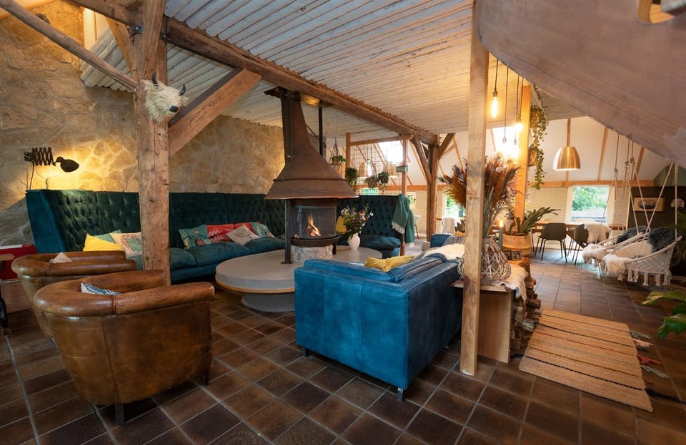 Communal lounge/ TV room, Seating area