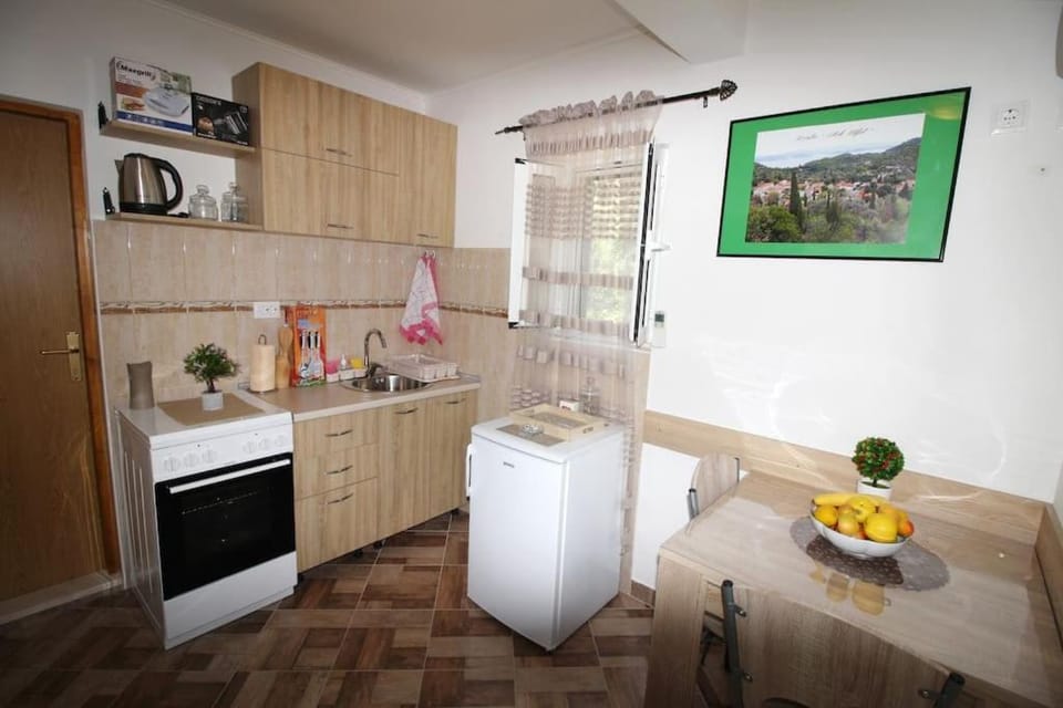 LILY's Peaceful Oasis- BRAND NEW Apartment in Korita, Mljet