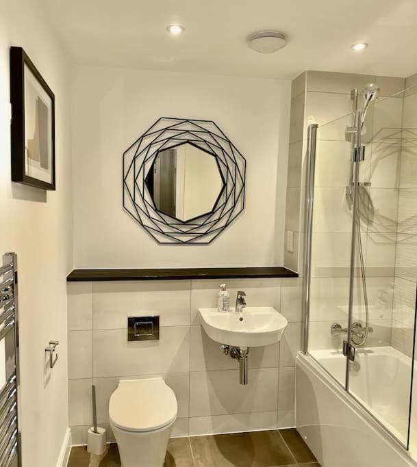 Lovely 2 bedroom 2 bathroom Apartment Apartment in Epsom
