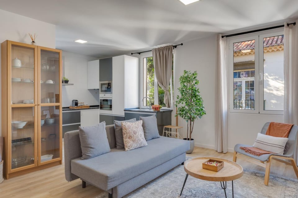 Kitchen or kitchenette, Living room, Dining area