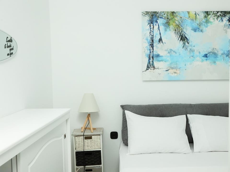 Bed, Decorative detail, Bedroom