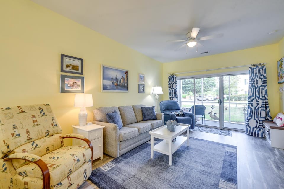 2 Mi to Beach: Grand Strand Condo w/ Pool Access! House in North Myrtle Beach