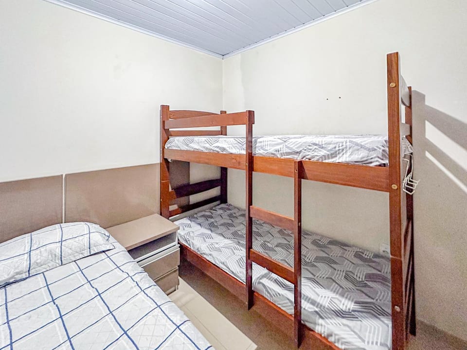 Bed, Photo of the whole room, Bedroom, bunk bed