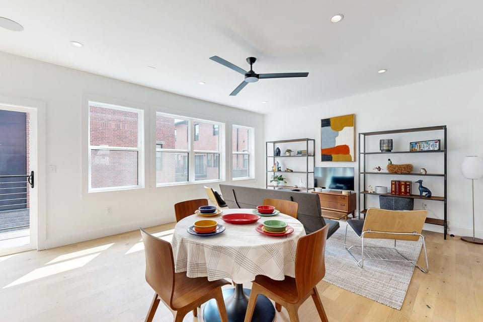 Sweet Retreat on the Square House in Rogers