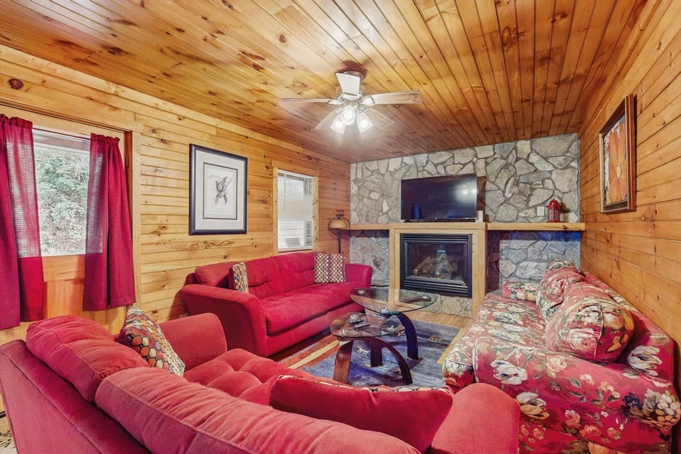 Stone Cottage Retreat House in Tennessee