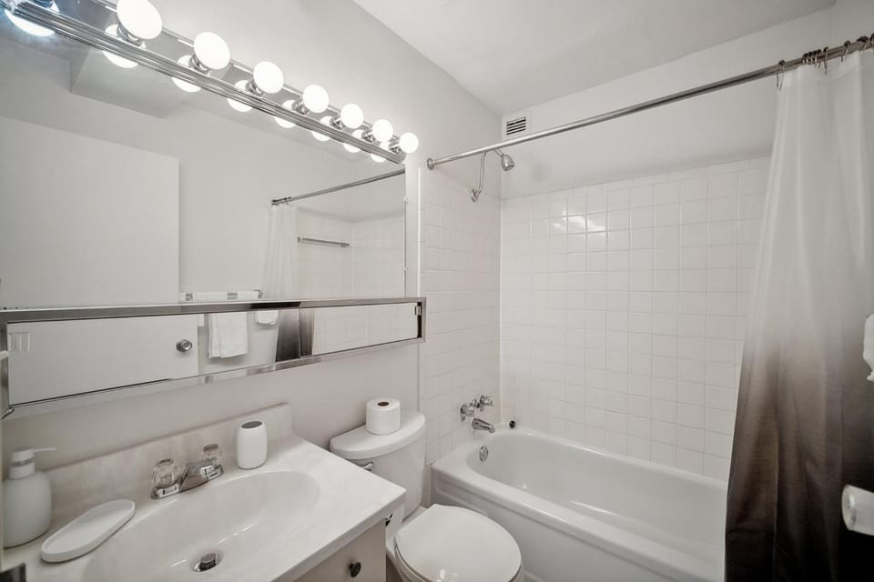 PP 2312 Modern Corporate 1br, pool, Gym Apartment in Harrisburg