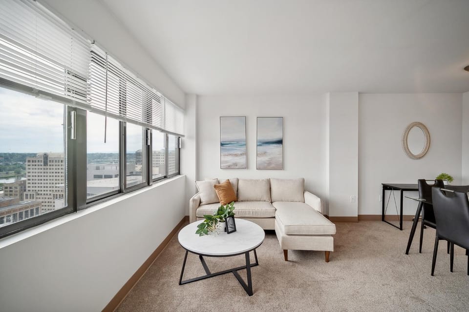 PP 2312 Modern Corporate 1br, pool, Gym Apartment in Harrisburg
