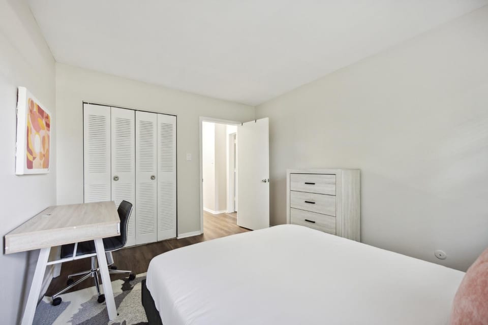 Pine Brook 1202 I Pool Gym I Free Parking ! Apartment in Delaware