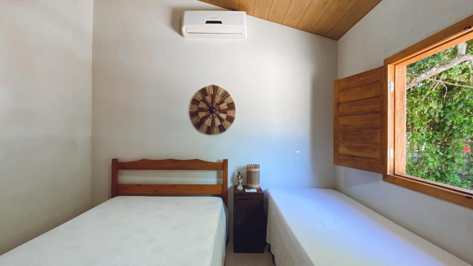 Bed, Photo of the whole room, Bedroom, air conditioner