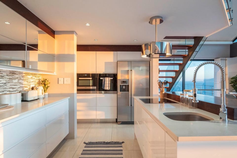 View (from property/room), Kitchen or kitchenette, Sea view, kitchen