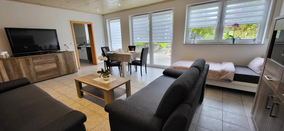 TV and multimedia, Living room, Seating area, Dining area, Bedroom