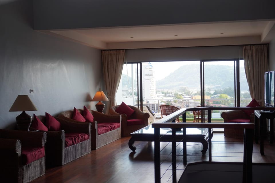 Living room, Seating area, Mountain view