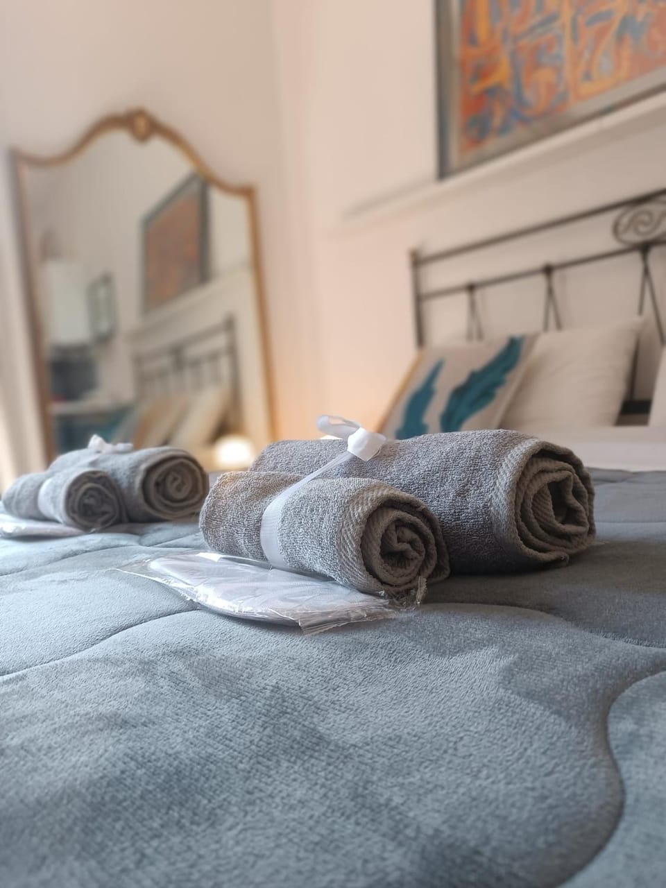 Bedroom, towels