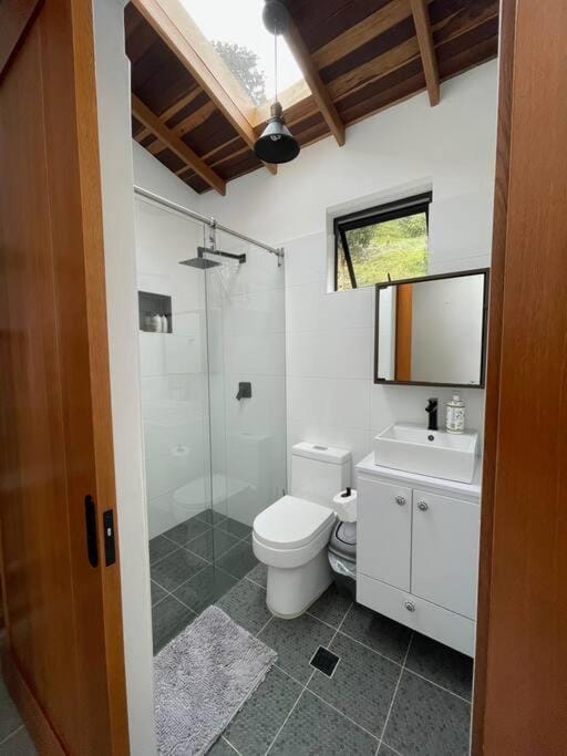 Modern mountain house House in Antioquia