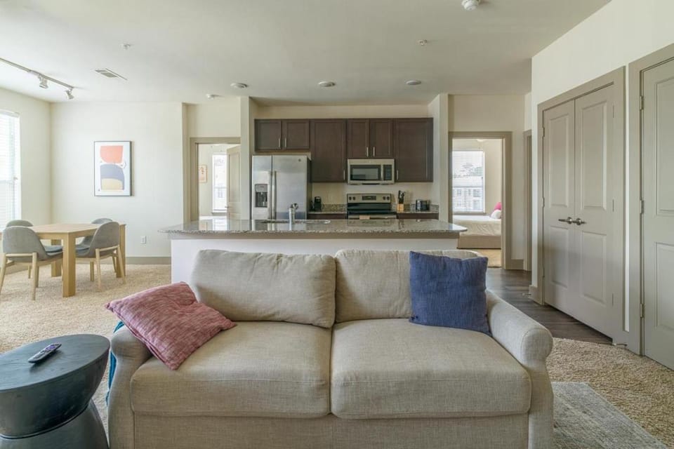 Landing at The Grayson - 2 Bedrooms in Cypressdale Apartment in Harris County
