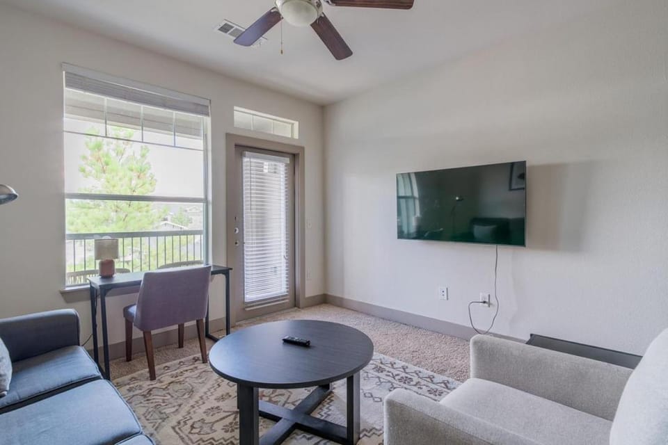 Landing at The Grayson - 1 Bedroom in Cypressdale Apartment in Harris County