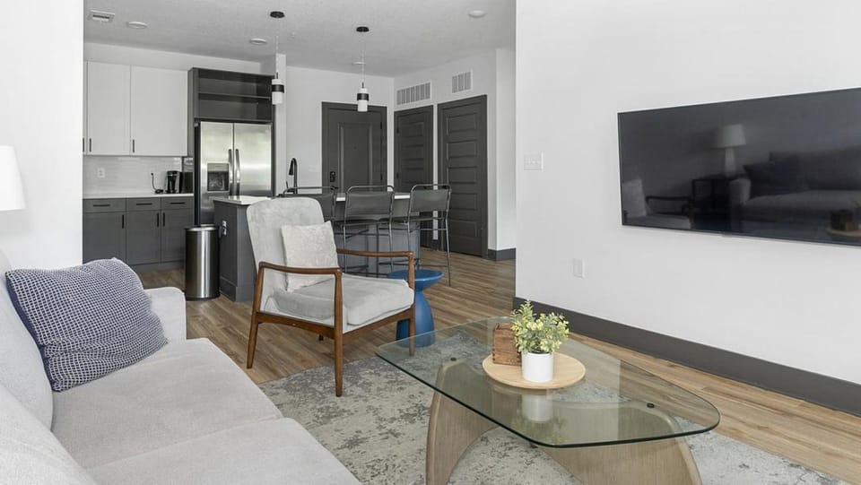 Landing at The Jack on Beach - 2 Bedrooms in Baymeadows Apartment in Jacksonville