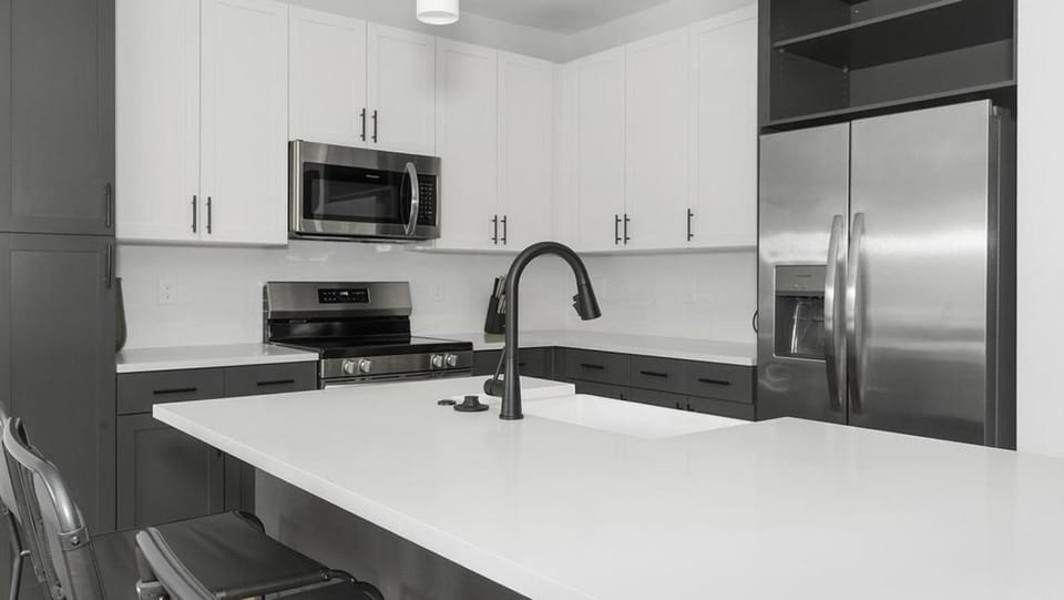 Landing at The Jack on Beach - 2 Bedrooms in Baymeadows Apartment in Jacksonville