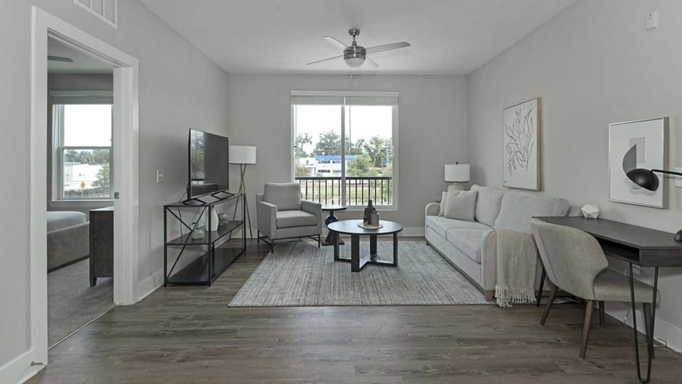 Landing at Eastborough - 2 Bedrooms in San Marco Apartment in Jacksonville