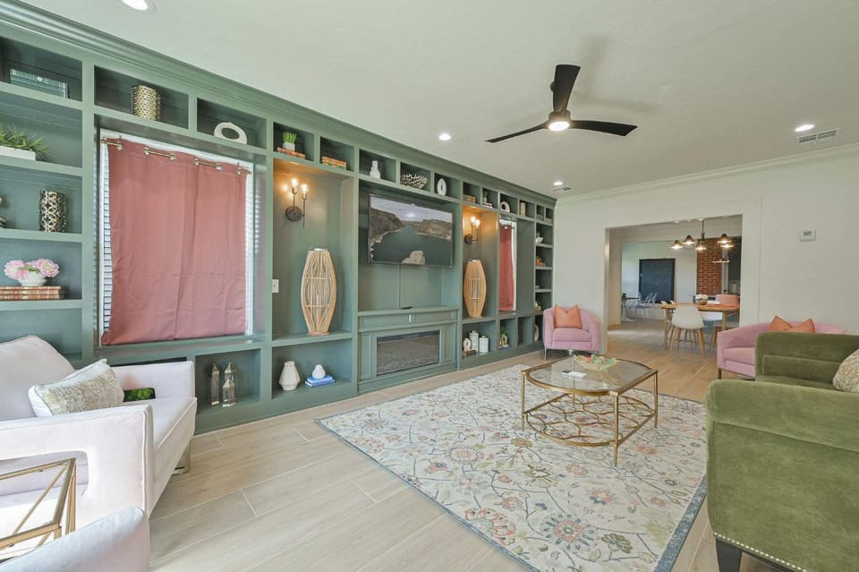 Luxury and comfort for family or large group - close to OUHSC Downtown House in Oklahoma City