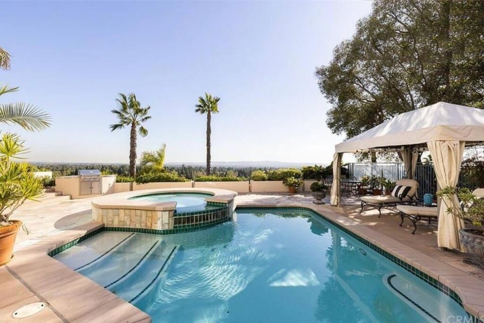 Panorama Valley View Estate Villa in North Tustin
