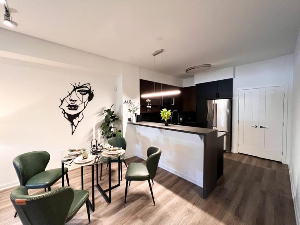 Luxury Open BD w Pool, Parking, & WD 133 Apartment hotel in San Fernando Valley