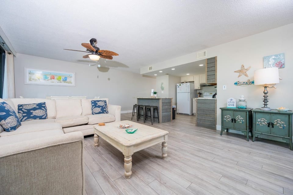 Island Winds West 170 condo Apartment in West Beach