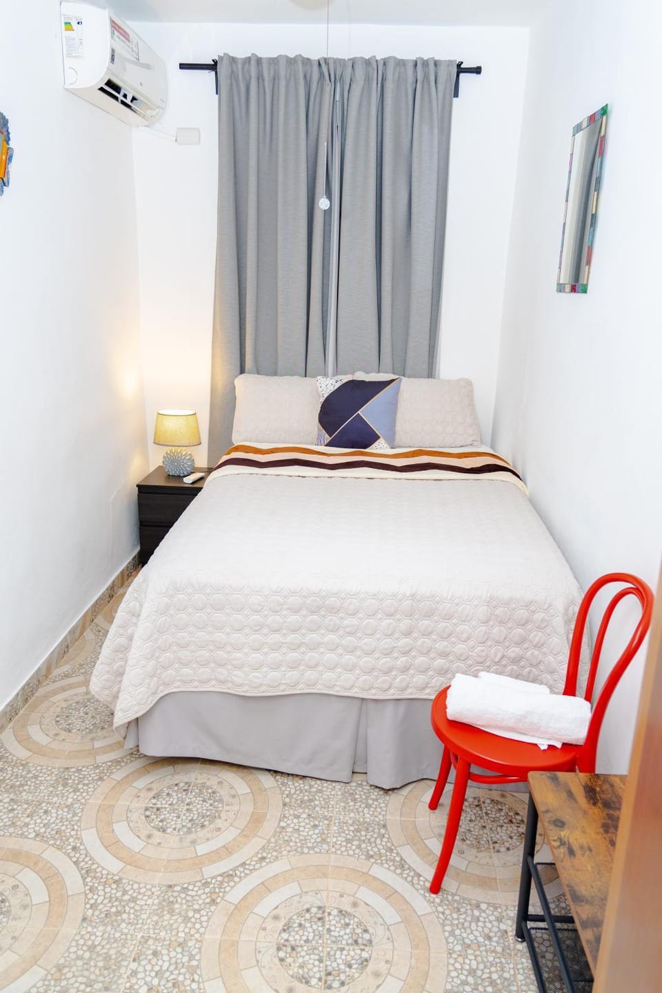 Bed, Photo of the whole room, Bedroom, air conditioner