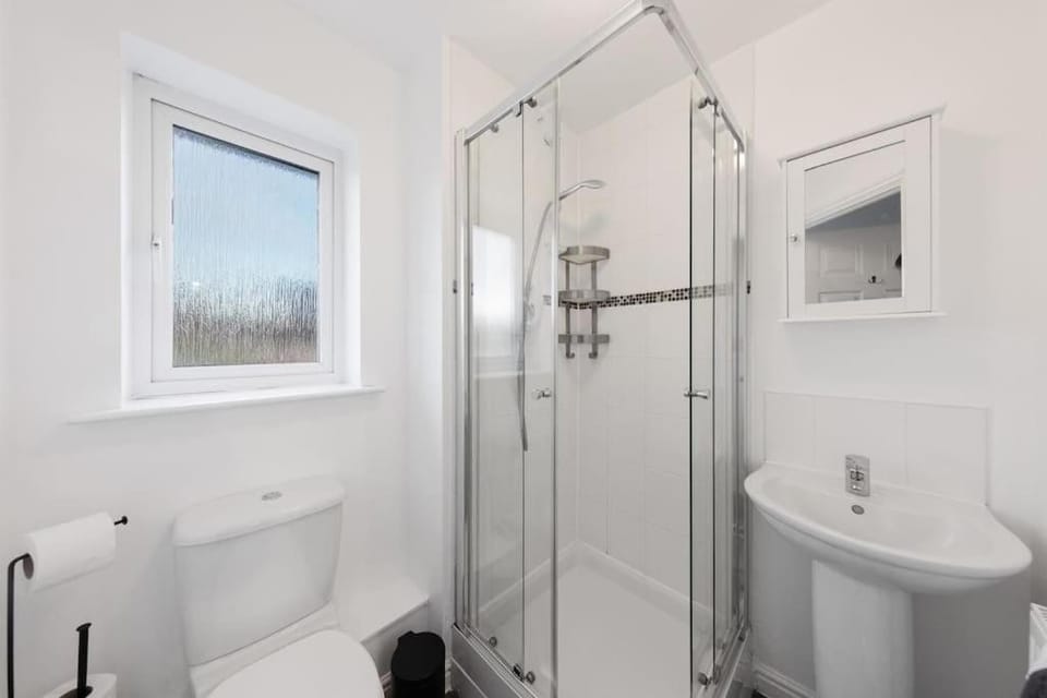 The Bridge 2 Bedroom House Apartment in Dartford