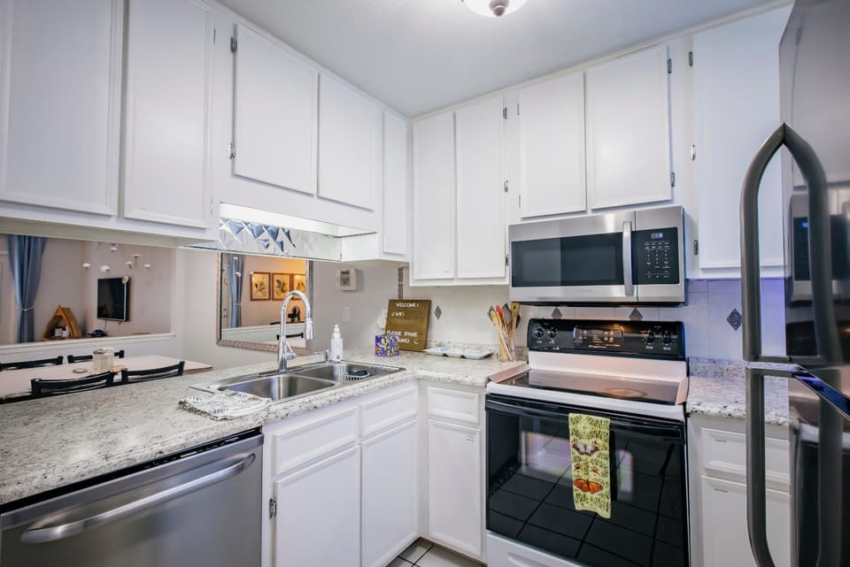 Peaceful Townhouse 1 mile to Beach Okaloosa Island Relax Replenish House in Fort Walton Beach