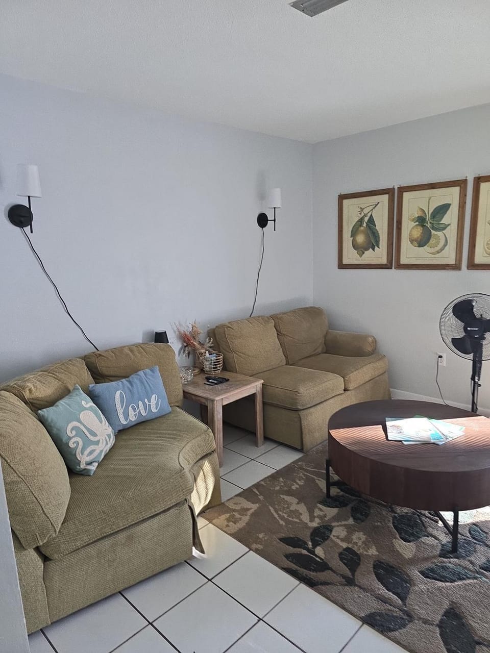 Peaceful Townhouse 1 mile to Beach Okaloosa Island Relax Replenish House in Fort Walton Beach