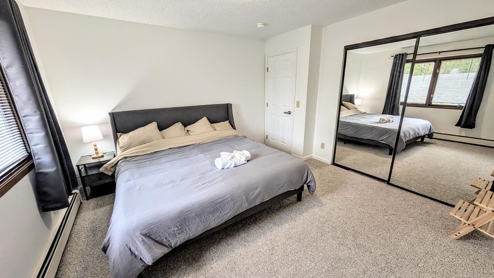 Spacious Downtown 2-bdrm Apartment Apartment in Anchorage