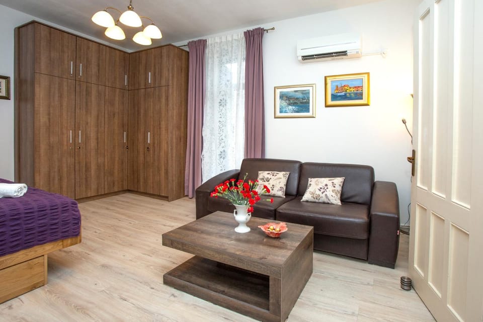 Living room, Bedroom