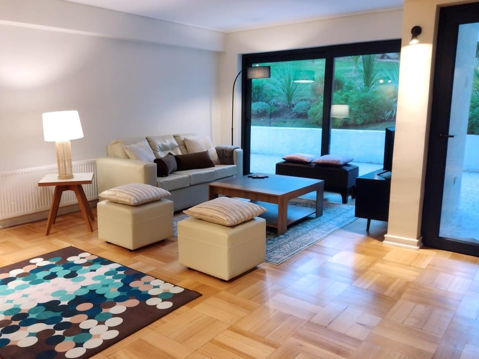 Patio, Communal lounge/ TV room, Natural landscape, Garden, TV and multimedia, Balcony/Terrace, Living room, Lounge or bar, Decorative detail, Seating area, Garden view, Sunset, Family, Inner courtyard view, Facility for disabled guests, furniture, heating, internet, pet friendly, soundproof