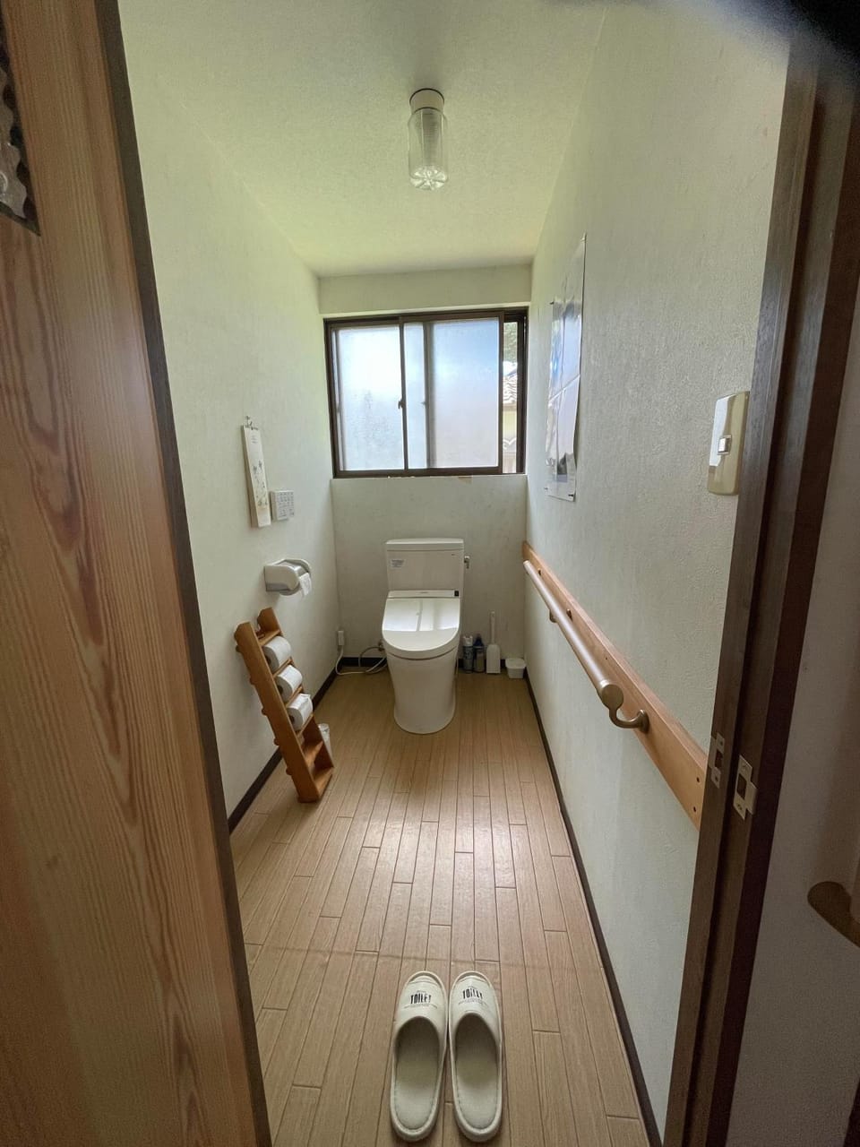 Toilet, bidet