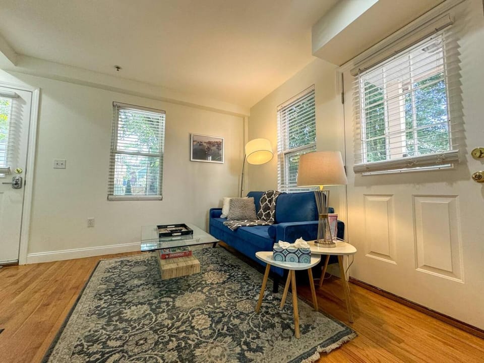 Charming Bi-Level Townhouse near Harvard & MIT Apartment in Cambridgeport