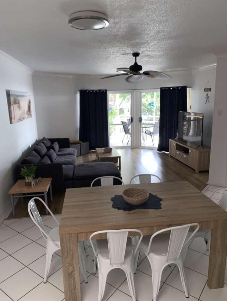 Beach villa on the esplanade Apartment in Hervey Bay