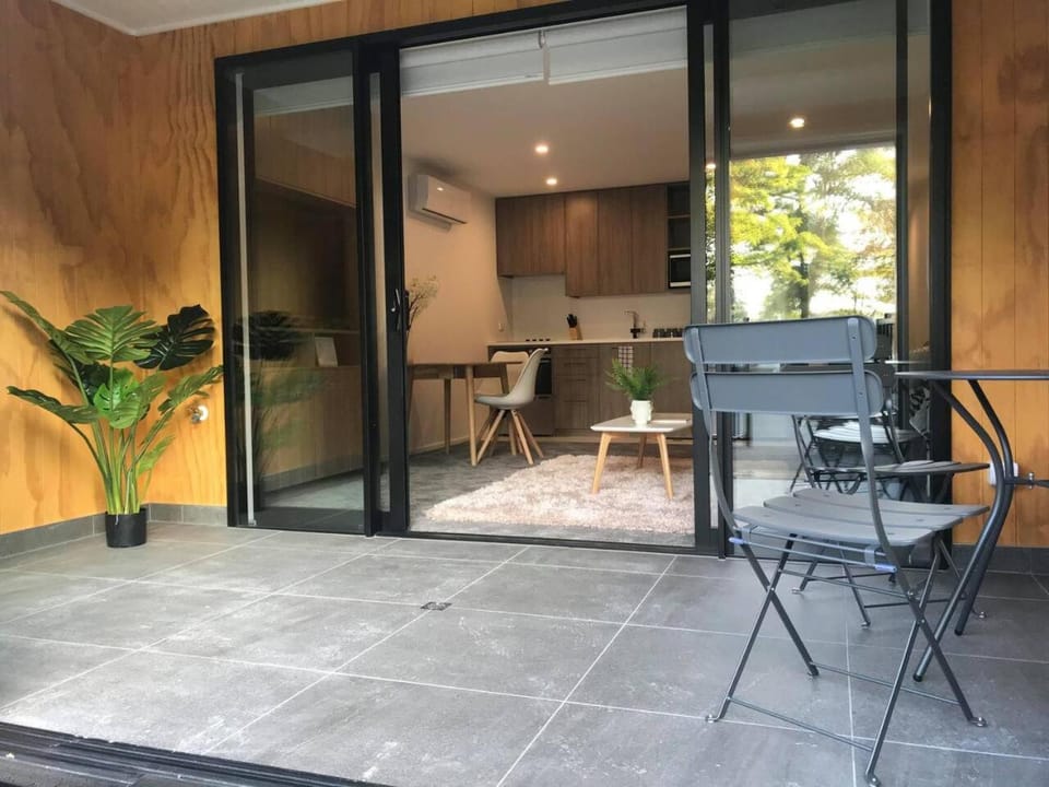 Central Apartment Stone Throw from Hospital Apartment in Christchurch