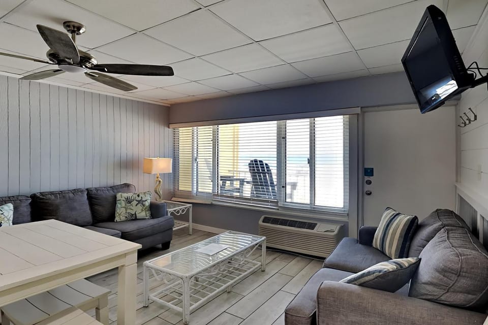 TV and multimedia, Living room, Seating area, furniture, heating, air conditioner