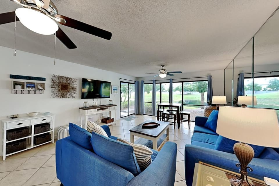 Edgewater Villa #2008 Gulf Breeze Getaway House in Panama City Beach