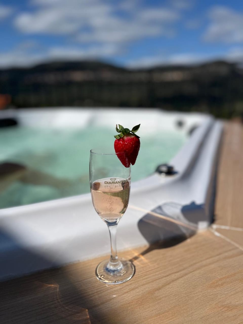 Day, Natural landscape, Drinks, Alcoholic drinks