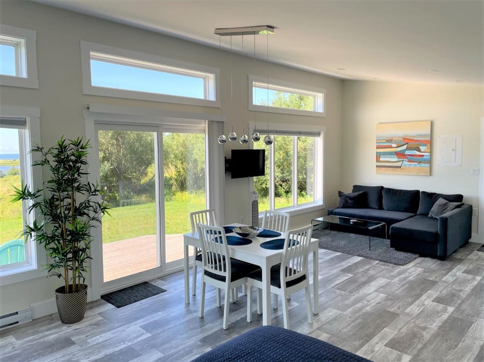 Living room, Dining area, Sea view