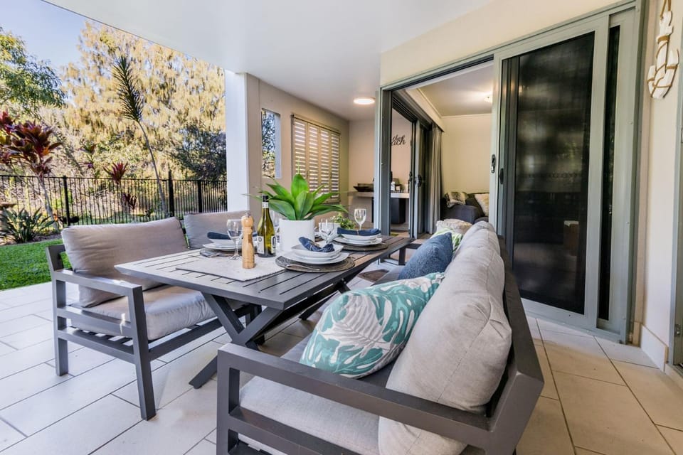 Patio, Balcony/Terrace, Seating area, Dining area
