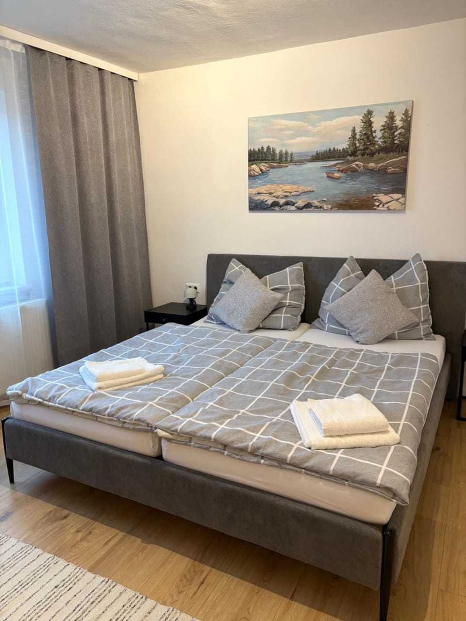 Bed, Photo of the whole room, Bedroom, towels
