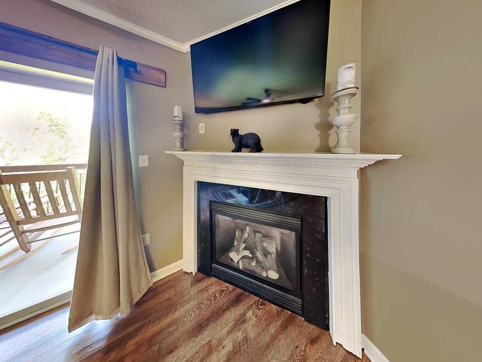 TV and multimedia, Balcony/Terrace, Living room, fireplace