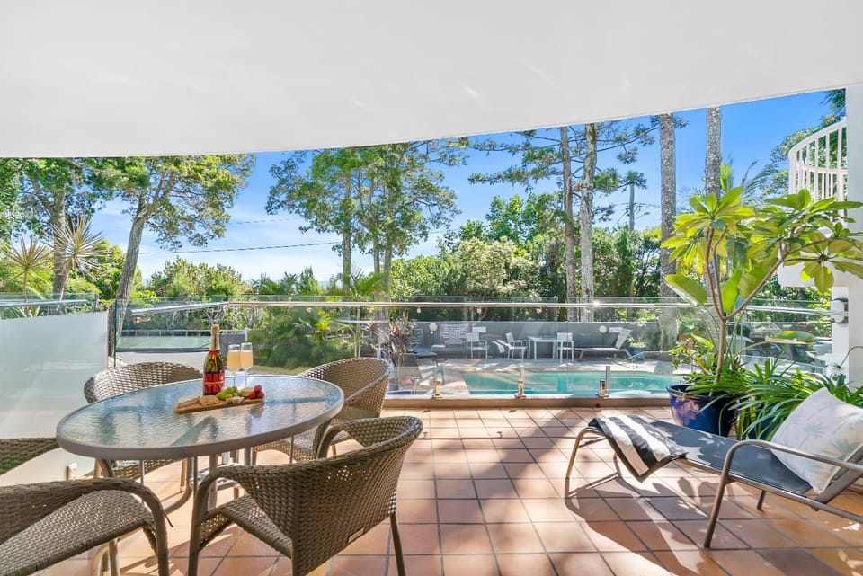 Balcony/Terrace, Swimming pool, sunbed