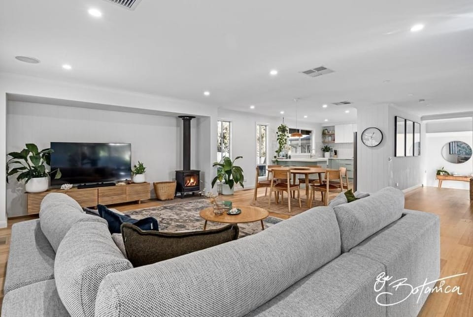 Rye Botanica-Swim Spa renovated amazing garden House in Melbourne