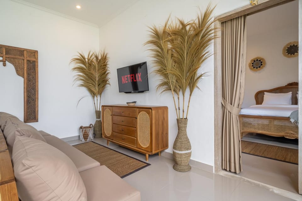 Communal lounge/ TV room, TV and multimedia, Living room