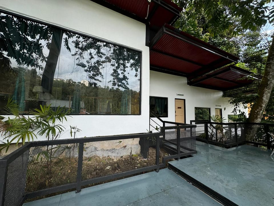Hillside Red Cabin Cabin in Petaling Jaya